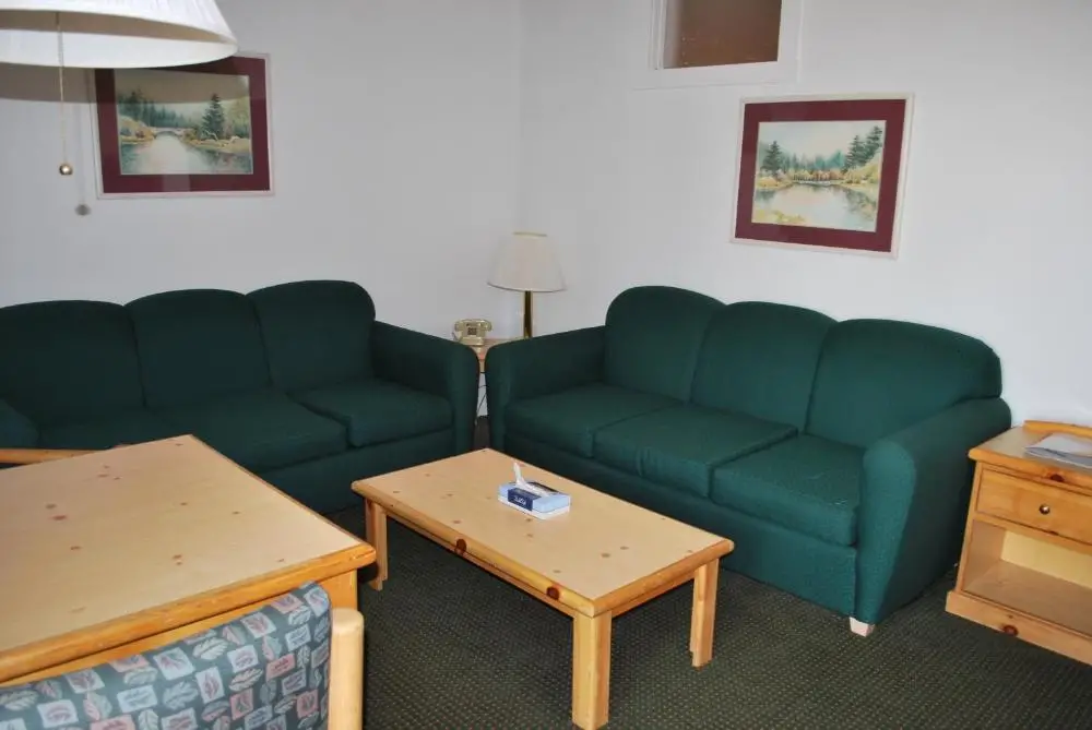 Central Motel 8